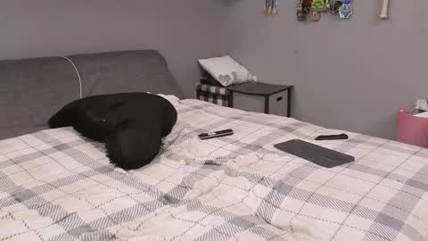 risingphoenix980 online show from December 23, 2025, 5:27 am