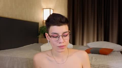 Agnes online show from December 24, 2024, 1:39 pm