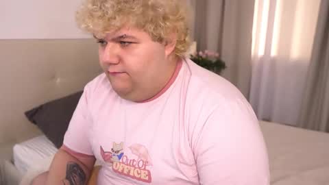 riven_miller online show from September 15, 2025, 9:15 pm