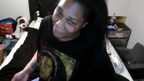 Snapshot of riversaint chatting on September 14, 2025, 10:09 pm River Saint online show from September 14, 2025, 10:09 pm