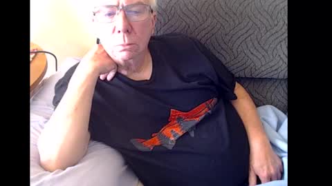 Snapshot of rk504 chatting on January 1, 2025, 4:29 pm Ron online show from January 1, 2025, 4:29 pm