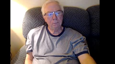 Snapshot of rk504 chatting on January 18, 2025, 2:36 am Ron online show from January 18, 2025, 2:36 am