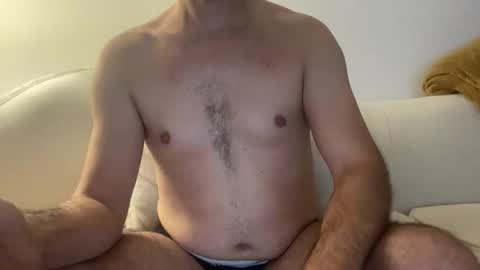 Snapshot of rlggggn42 chatting on October 22, 2025, 8:19 pm rlggggn42 online show from October 22, 2025, 8:19 pm