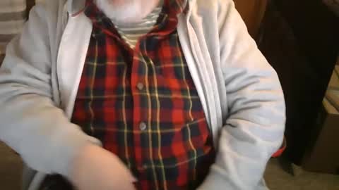 Snapshot of rndmronnie chatting on December 4, 2024, 9:13 pm Ron Rodan online show from December 4, 2024, 9:13 pm