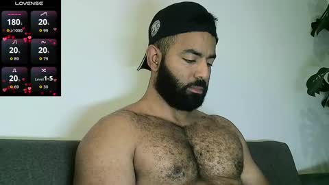 SebasRoa online show from November 6, 2025, 3:46 pm