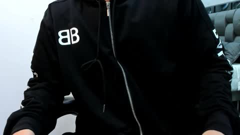 Roan Birkin online show from December 4, 2025, 7:11 pm