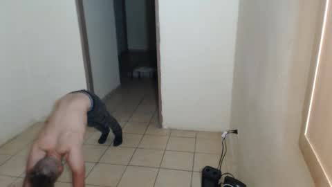 RoastingCorn online show from December 19, 2025, 1:51 pm