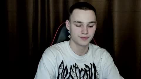 robert10211 online show from February 3, 2025, 8:03 pm