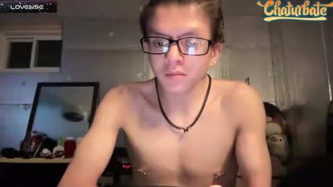 Snapshot of robertcicijr21 chatting on December 7, 2024, 2:42 am Robert Cici Jr. online show from December 7, 2024, 2:42 am