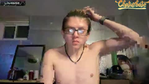 Snapshot of robertcicijr21 chatting on December 8, 2024, 12:40 am Robert Cici Jr. online show from December 8, 2024, 12:40 am