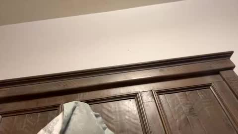 robertjamee online show from November 3, 2025, 3:41 am