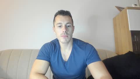 Snapshot of roberto4ever chatting on December 4, 2024, 4:49 pm roberto4ever online show from December 4, 2024, 4:49 pm