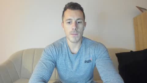 Snapshot of roberto4ever chatting on December 5, 2024, 5:06 pm roberto4ever online show from December 5, 2024, 5:06 pm