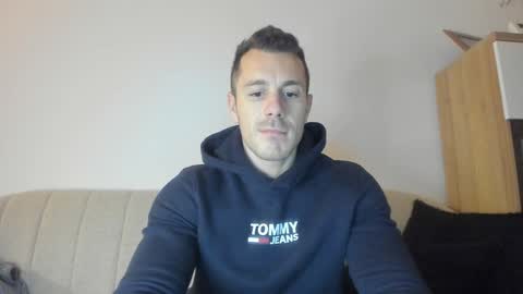 Snapshot of roberto4ever chatting on December 6, 2024, 3:22 pm roberto4ever online show from December 6, 2024, 3:22 pm
