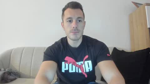 Snapshot of roberto4ever chatting on December 7, 2024, 11:29 am roberto4ever online show from December 7, 2024, 11:29 am