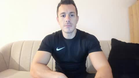 Snapshot of roberto4ever chatting on December 11, 2024, 6:47 am roberto4ever online show from December 11, 2024, 6:47 am