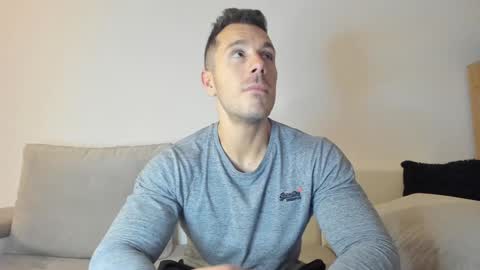 Snapshot of roberto4ever chatting on January 13, 2025, 2:53 pm roberto4ever online show from January 13, 2025, 2:53 pm
