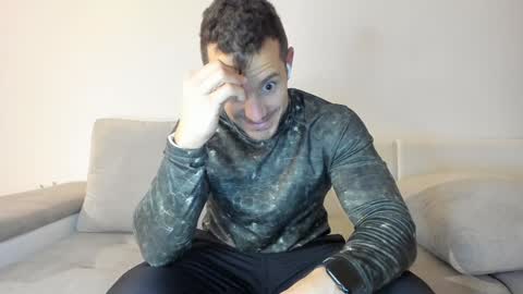 Snapshot of roberto4ever chatting on January 17, 2025, 3:53 pm roberto4ever online show from January 17, 2025, 3:53 pm