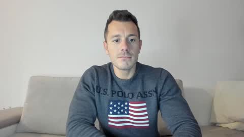Snapshot of roberto4ever chatting on January 19, 2025, 2:38 pm roberto4ever online show from January 19, 2025, 2:38 pm