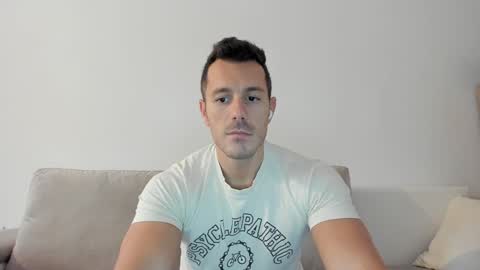 Snapshot of roberto4ever chatting on January 21, 2025, 7:04 am roberto4ever online show from January 21, 2025, 7:04 am