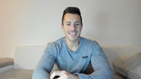 Snapshot of roberto4ever chatting on January 27, 2025, 3:50 pm roberto4ever online show from January 27, 2025, 3:50 pm