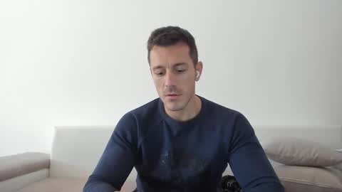 Snapshot of roberto4ever chatting on February 9, 2025, 10:20 am roberto4ever online show from February 9, 2025, 10:20 am