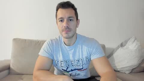 Snapshot of roberto4ever chatting on February 17, 2025, 5:47 am roberto4ever online show from February 17, 2025, 5:47 am