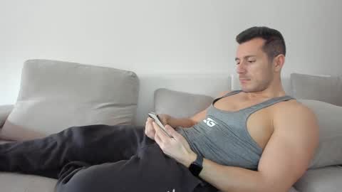 Snapshot of roberto4ever chatting on February 28, 2025, 1:14 pm roberto4ever online show from February 28, 2025, 1:14 pm