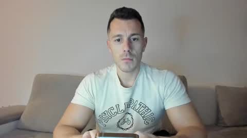 Snapshot of roberto4ever chatting on March 4, 2025, 6:07 pm roberto4ever online show from March 4, 2025, 6:07 pm