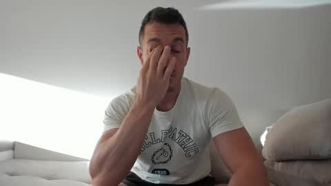 Snapshot of roberto4ever chatting on September 14, 2025, 5:06 am roberto4ever online show from September 14, 2025, 5:06 am