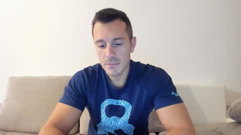 Snapshot of roberto4ever chatting on October 7, 2025, 5:59 am roberto4ever online show from October 7, 2025, 5:59 am