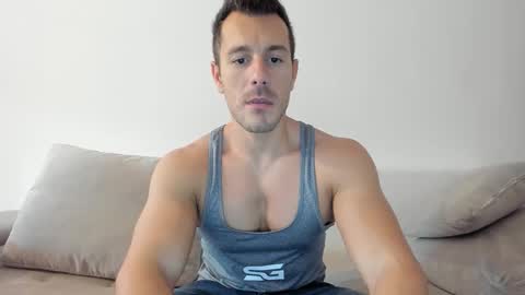 Snapshot of roberto4ever chatting on October 16, 2025, 8:48 am roberto4ever online show from October 16, 2025, 8:48 am