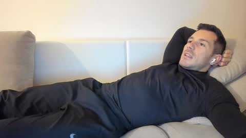 roberto4ever online show from November 21, 2025, 5:22 pm