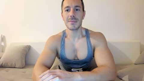 roberto4ever online show from March 3, 2026, 4:07 am