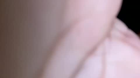 Snapshot of roberto925 chatting on February 4, 2025, 5:10 am roberto925 online show from February 4, 2025, 5:10 am