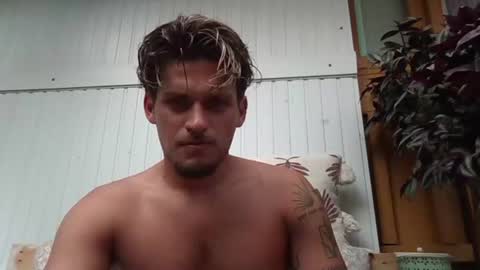 Snapshot of roberto_twink1 chatting on July 16, 2026, 8:42 am Roberto online show from July 16, 2026, 8:42 am