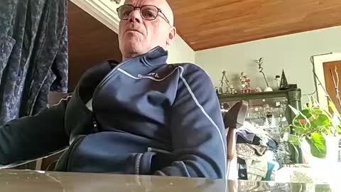 Snapshot of robke1966 chatting on January 13, 2025, 10:14 am robke1966 online show from January 13, 2025, 10:14 am