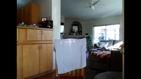 robo0000 online show from September 22, 2025, 4:09 pm