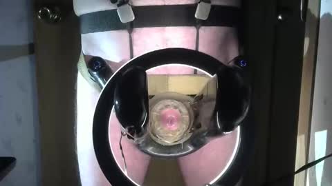 Robodickmilker online show from October 31, 2025, 4:52 pm