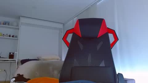 roby_millerr online show from March 2, 2025, 6:19 pm