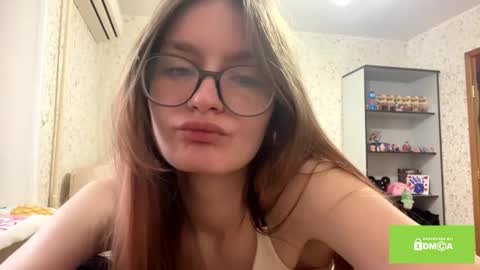 robynsentinella online show from February 3, 2026, 3:37 am