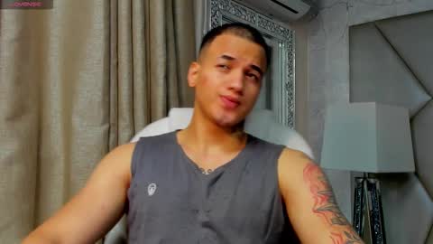 rocco_santos online show from September 10, 2025, 2:33 am