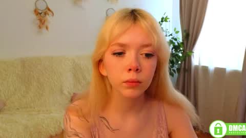 rochelle_dolly online show from May 20, 2026, 1:39 pm