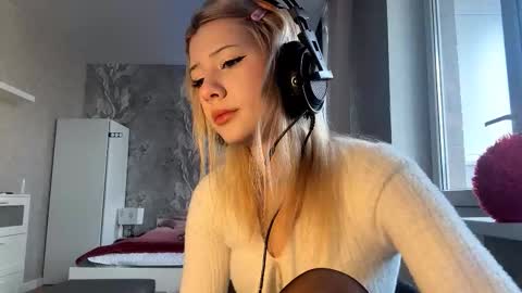 Anny online show from February 13, 2026, 11:06 am