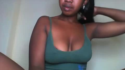 Snapshot of rochellinah chatting on March 20, 2026, 12:48 am rochellinah online show from March 20, 2026, 12:48 am