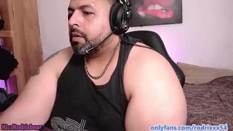 rodrixxx54 online show from September 16, 2025, 9:49 pm