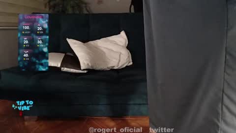 Snapshot of rogert_xx chatting on December 28, 2024, 1:18 am Rogert online show from December 28, 2024, 1:18 am