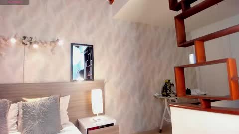 Snapshot of rogger_physique chatting on February 11, 2026, 5:23 am Rogger online show from February 11, 2026, 5:23 am