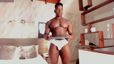 Snapshot of rogger_physique chatting on February 12, 2026, 7:47 am Rogger online show from February 12, 2026, 7:47 am