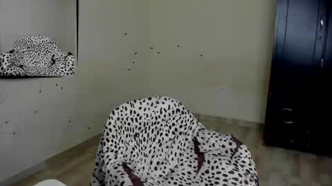 rolling_05 online show from January 19, 2026, 12:14 am